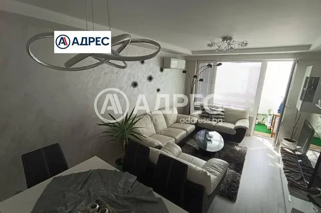 Salon; światło dzienne, styl nowoczesny