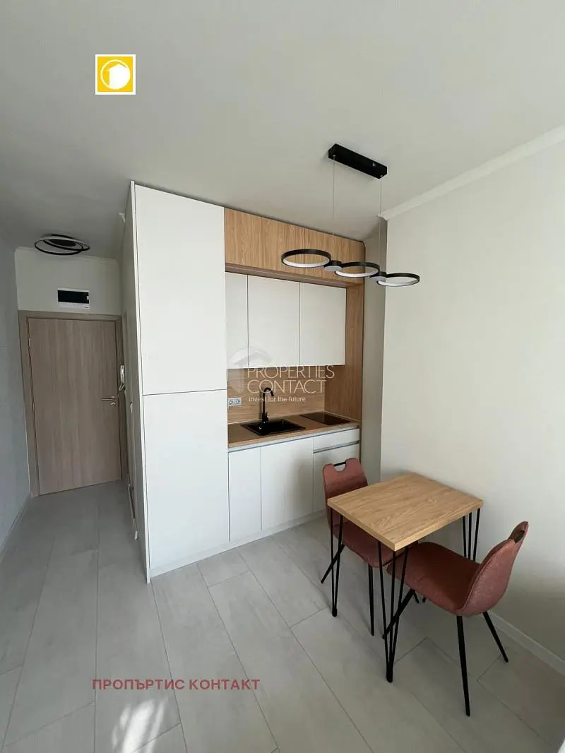 Cozinha; eletrodomésticos, chão de azulejo, estilo moderno, renovado, luz natural
