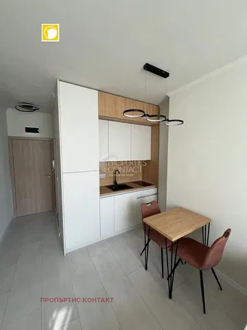 Cozinha; eletrodomésticos, chão de azulejo, estilo moderno, renovado, luz natural