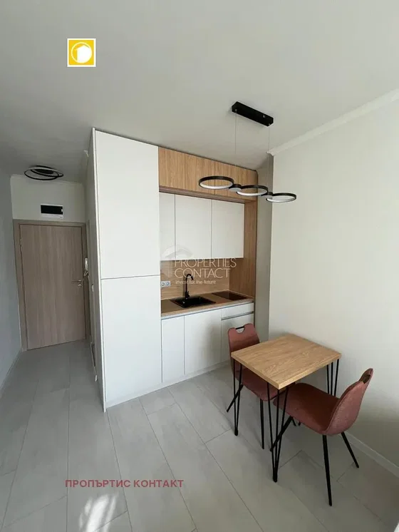Cozinha; eletrodomésticos, chão de azulejo, estilo moderno, renovado, luz natural