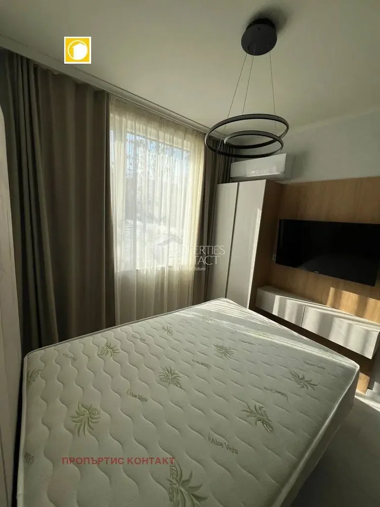 Quarto; luz natural, estilo moderno