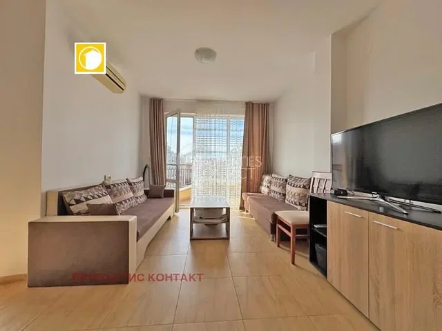 Σαλόνι; θέα, φυσικό φως, μοντέρνο στυλ, πλακάκια