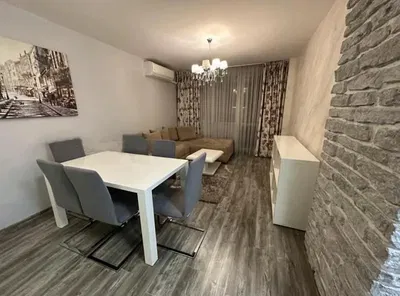 Dnevni boravak; prirodna svjetlost, moderan stil