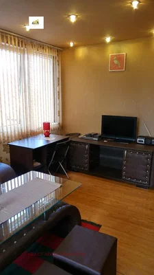 Dnevni boravak; prirodna svjetlost, moderan stil