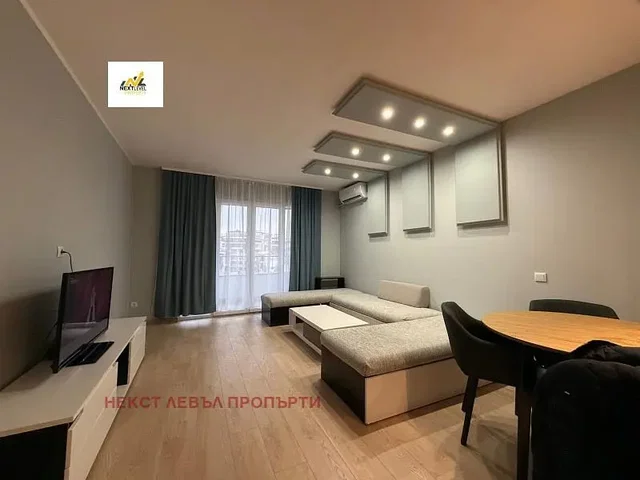 Soggiorno; vista, luce naturale, stile moderno