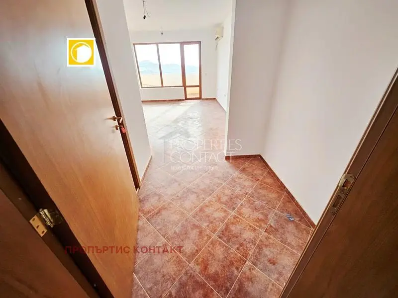 Ostatní; dlažba, přirozené světlo