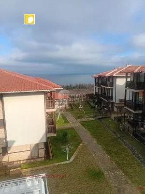 Kuća i okolina; pogled