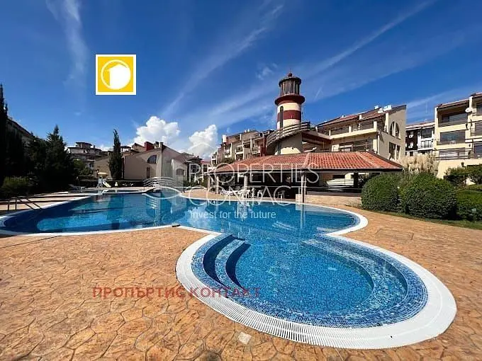 Dům a okolí; výhled