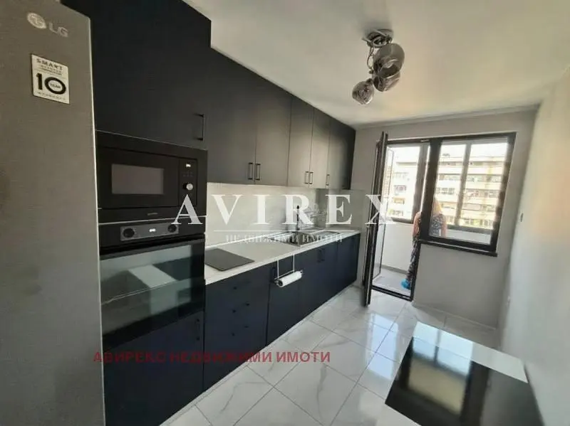 Cucina; elettrodomestici, vista, luce naturale