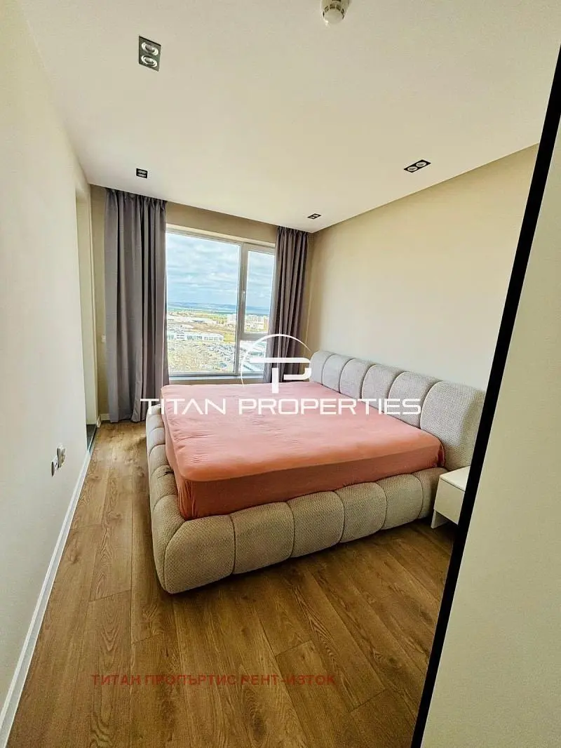 Schlafzimmer; blick, holzboden, tageslicht