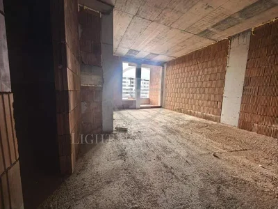 Ostatní; nutná rekonstrukce, přirozené světlo