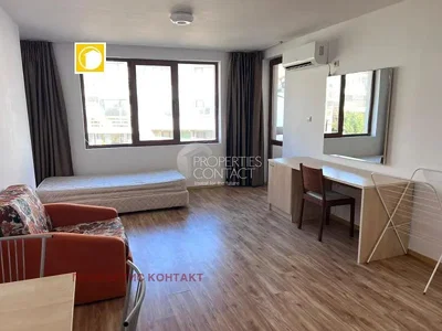 Chambre; lumière naturelle, parquet