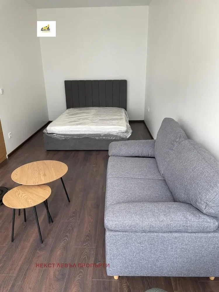 Camera da letto; pavimento in legno, stile moderno