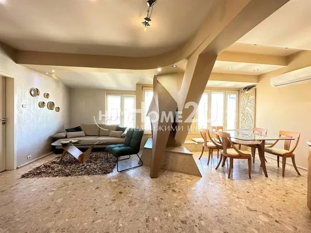 Soggiorno; luce naturale, stile moderno