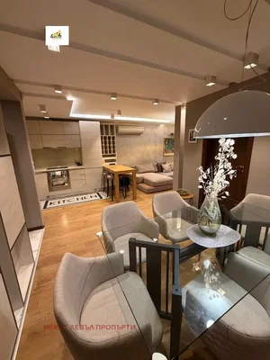 Soggiorno; pavimento in legno, stile moderno