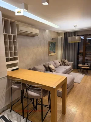 Soggiorno; stile moderno, luce naturale, pavimento in legno