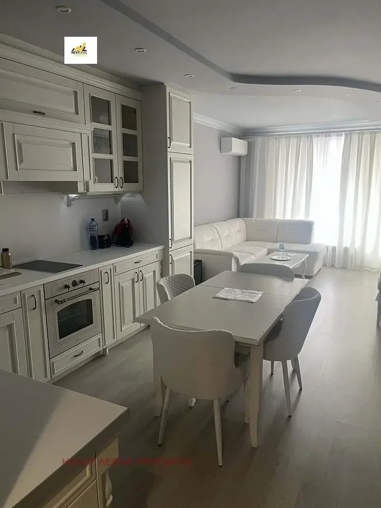 Salon; style moderne, lumière naturelle