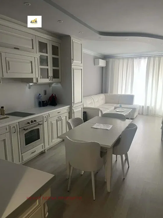 Salon; style moderne, lumière naturelle