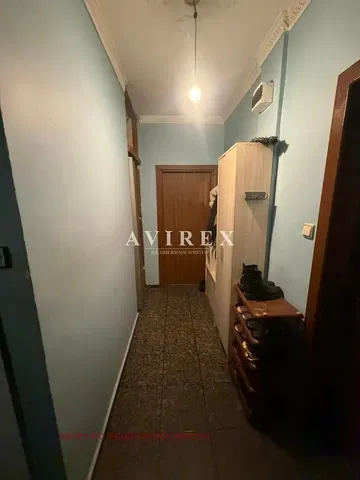 Vestiaire; nécessite rénovation