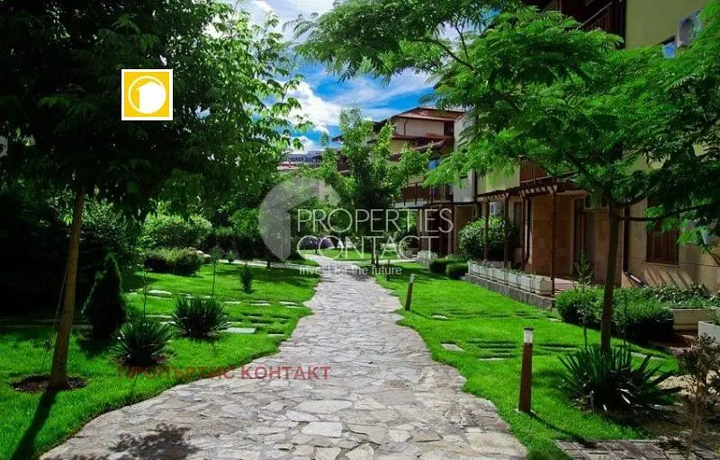 Casa e arredores; vista