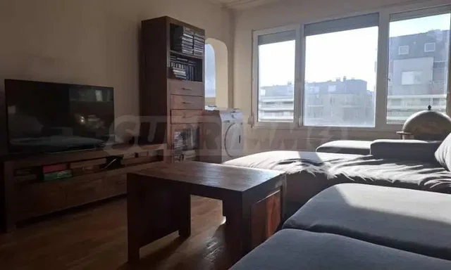 Dnevni boravak; pogled, prirodna svjetlost