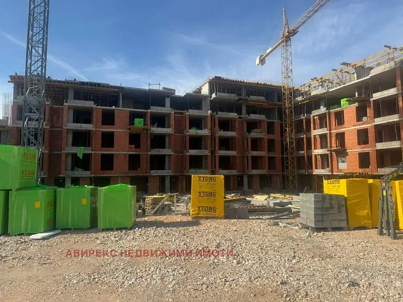 Кућа и околина