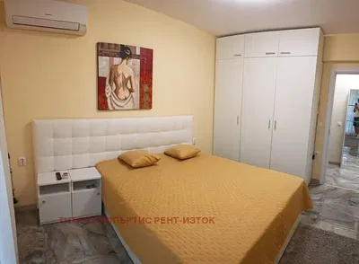 Camera da letto; pavimento in piastrelle
