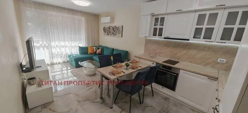 Soggiorno; vista, luce naturale