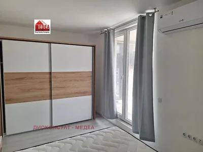 Camera da letto; pavimento in legno