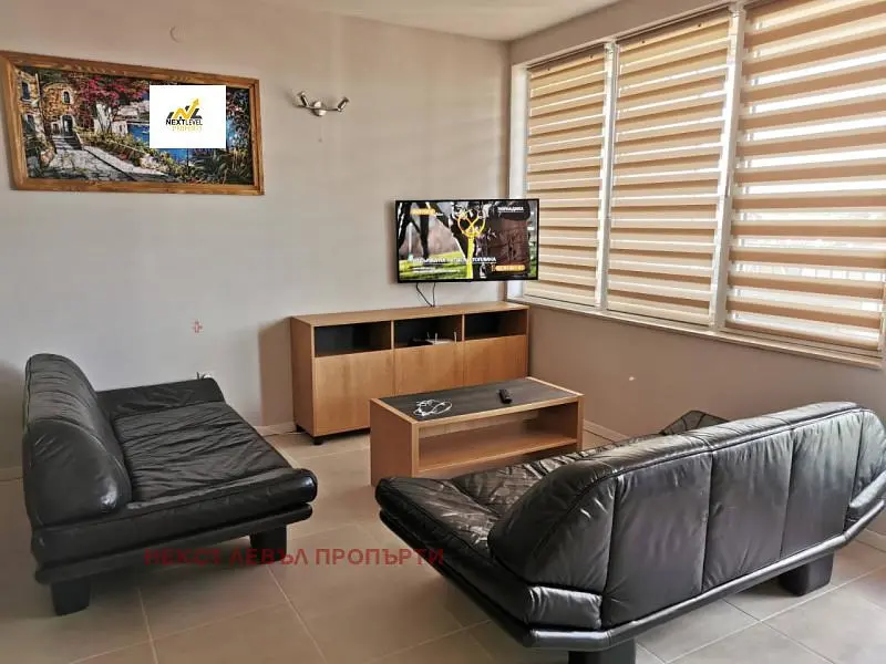 Dnevni boravak; pločice, moderan stil