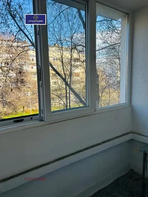 Balcon; vue, nécessite rénovation