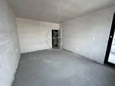 Остало; потребна реновација, природно светло