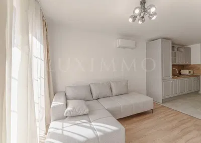 Soggiorno; luce naturale, stile moderno