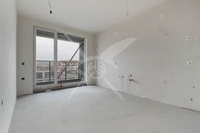 Остало; потребна реновација, природно светло, поглед