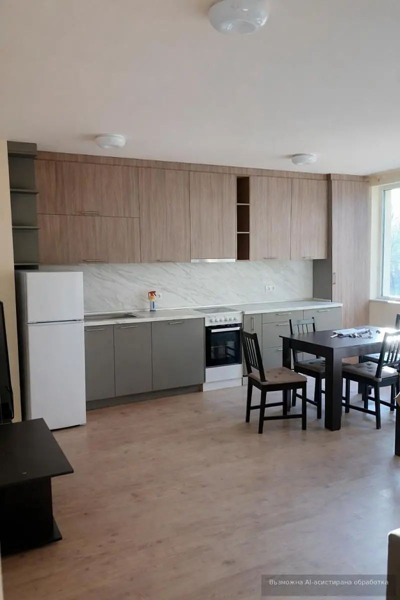 Cucina; elettrodomestici, luce naturale, stile moderno