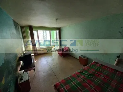 Спаваћа соба; потребна реновација