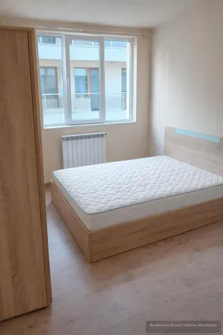 Spálňa; prirodzené svetlo, drevená podlaha