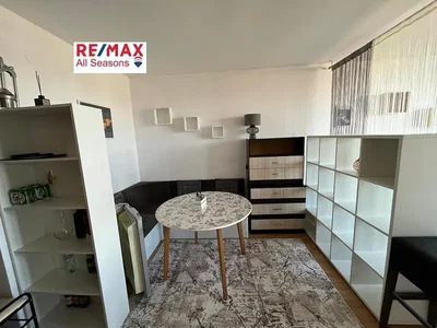 غرفة معيشة; أسلوب عصري, أرضية خشبية