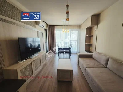 Obývačka; výhľad, prirodzené svetlo, moderný štýl