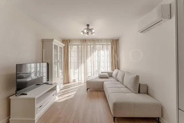 Soggiorno; luce naturale, stile moderno