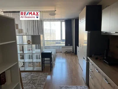 مطبخ; أرضية خشبية, ضوء طبيعي, أسلوب عصري