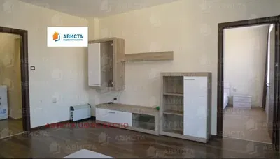 Kuhinja; kućanski aparati, drveni pod, renoviran