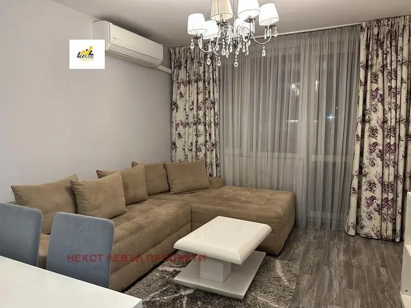 Soggiorno; stile moderno, luce naturale