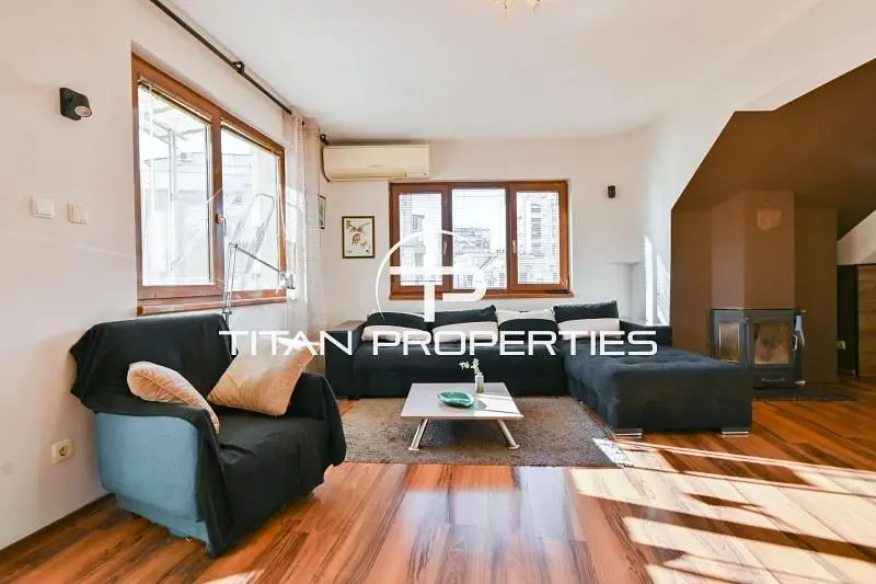 Wohnzimmer; holzboden, tageslicht, moderner stil