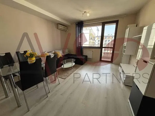 Salón; vista, suelo de madera, luz natural, estilo moderno