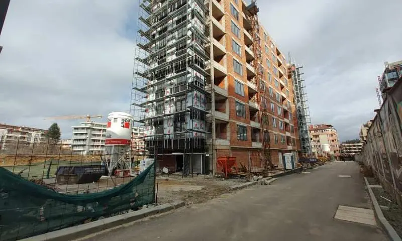 Кућа и околина