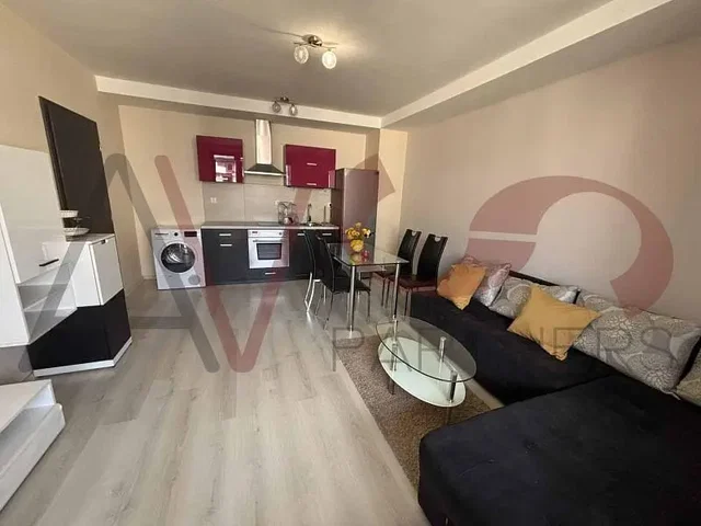 Salón; electrodomésticos, suelo de madera, luz natural, estilo moderno