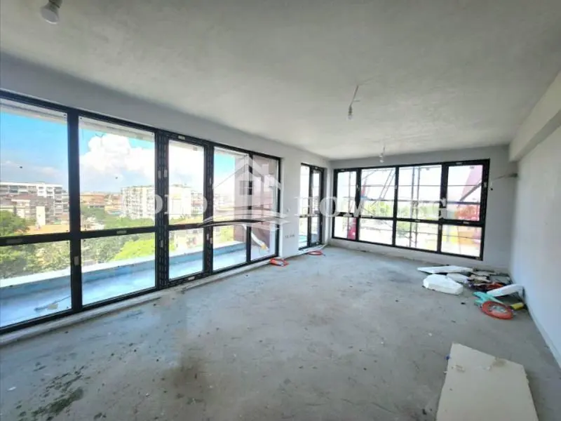 Ostale; pogled, potrebna renovacija, prirodna svjetlost