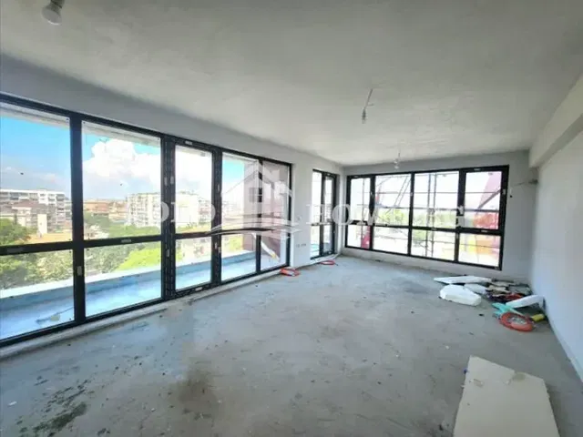 Sonstiges; blick, renovierungsbedürftig, tageslicht