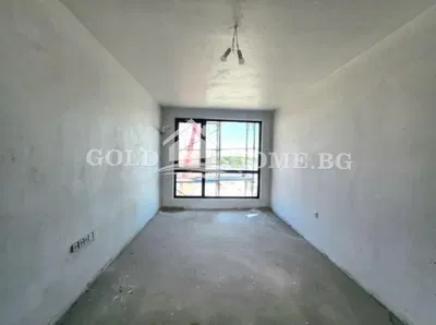 Ostale; potrebna renovacija, prirodna svjetlost